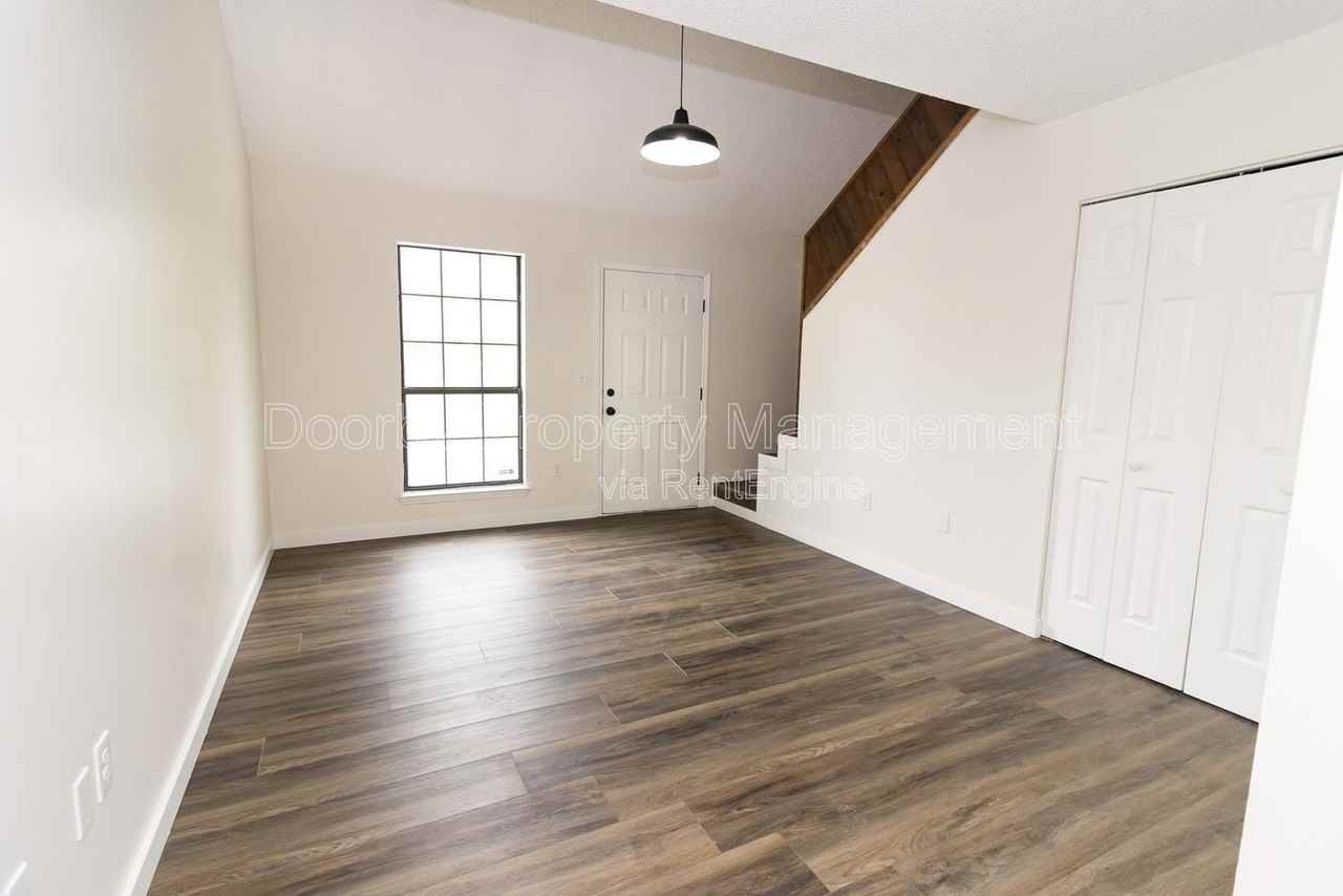 1118 Mcbrien Rd #B - Photo 3 of 12