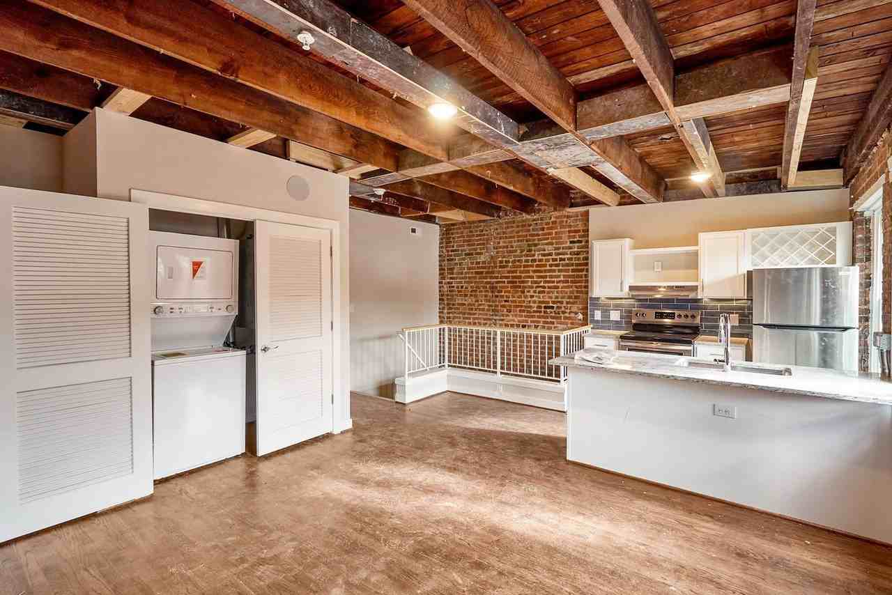10 Walnut Aly #B102 - Photo 3 of 17