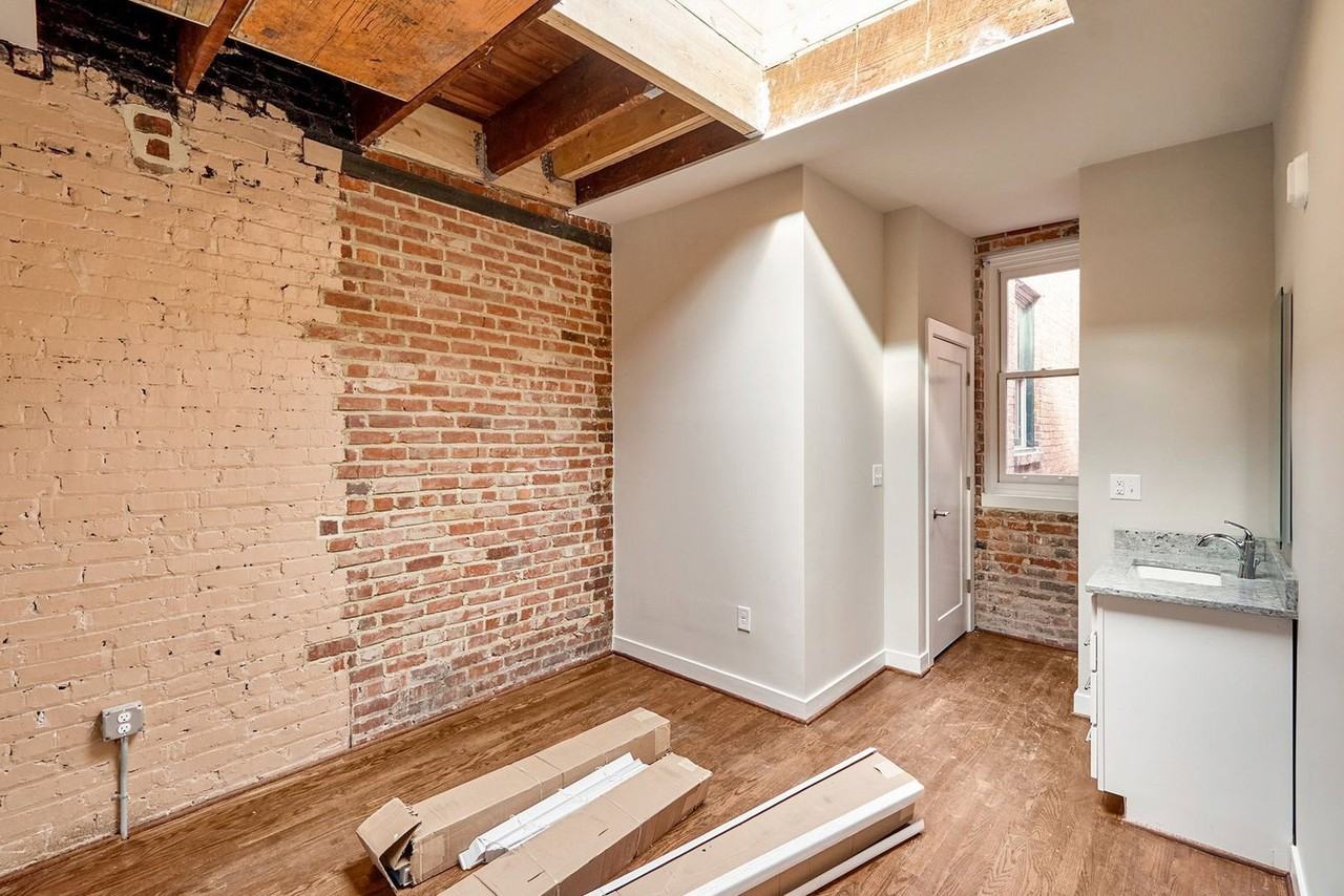 10 Walnut Aly #B102 - Photo 6 of 17