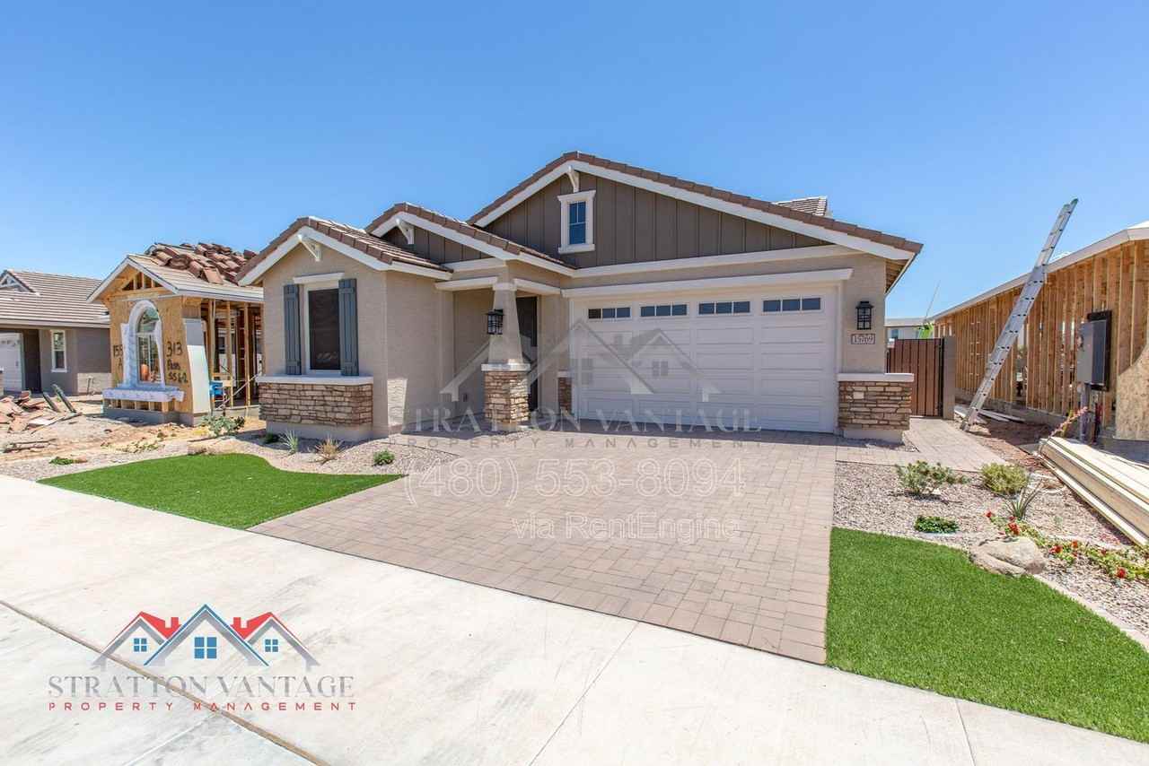 15769 W Voltaire St - Photo 2 of 50