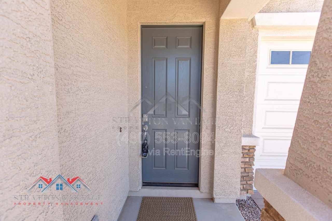 15769 W Voltaire St - Photo 5 of 50
