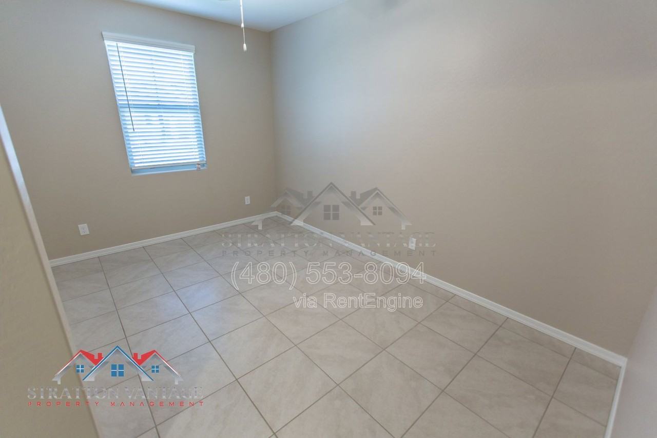 15769 W Voltaire St - Photo 6 of 50