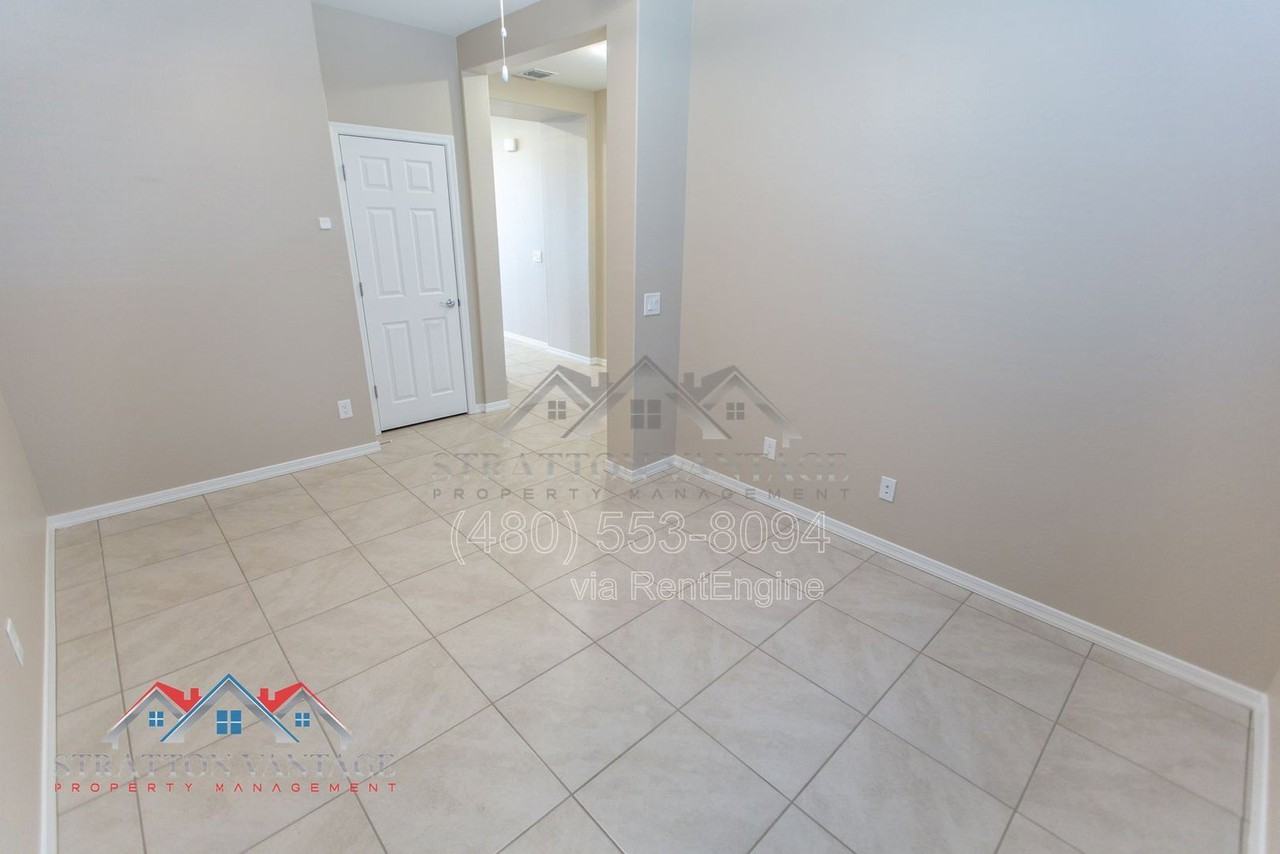 15769 W Voltaire St - Photo 7 of 50