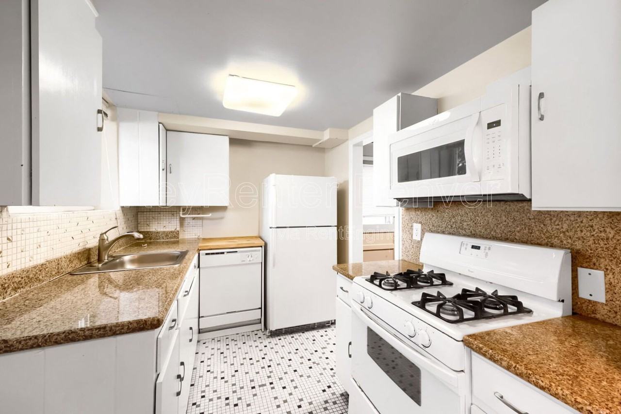 4106 Perry St - Photo 4 of 12