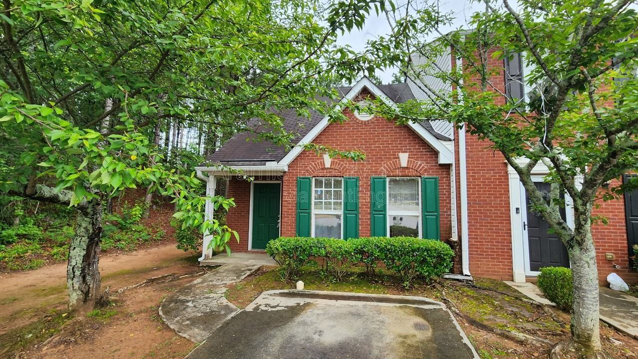 5749 Strathmoor Manor Cir