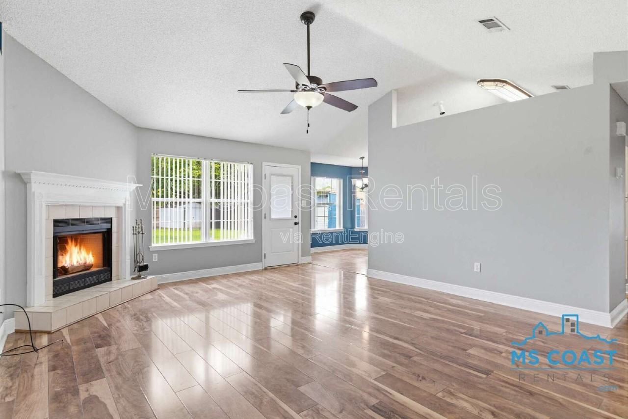 14961 Greenwell Cir - Photo 3 of 25