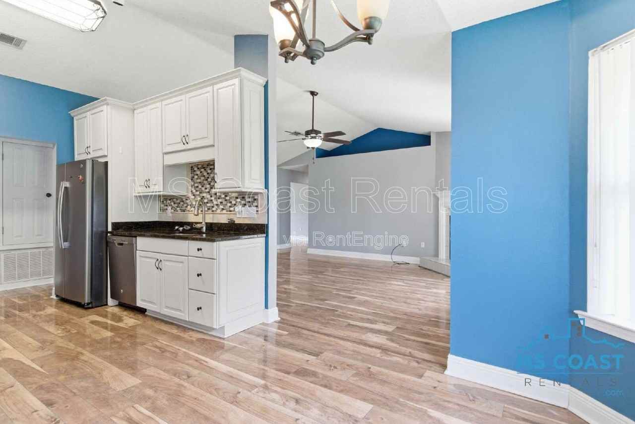 14961 Greenwell Cir - Photo 6 of 25