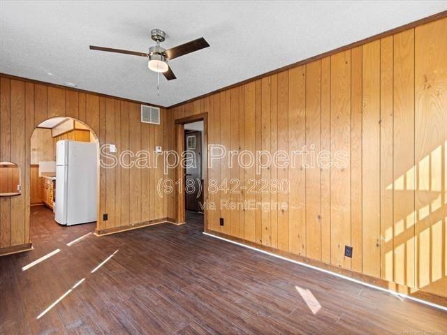 113 Se Delaware Ave - Photo 2 of 16
