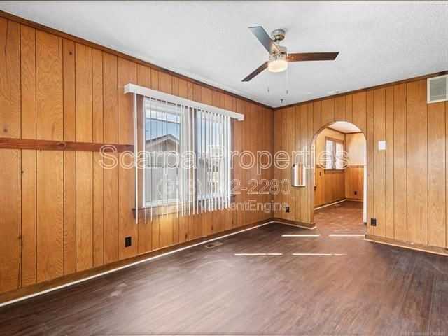 113 Se Delaware Ave - Photo 3 of 16