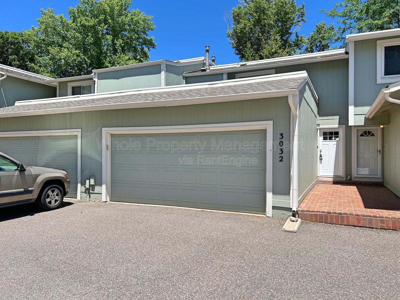3032 S Macon Cir - Photo 2 of 29