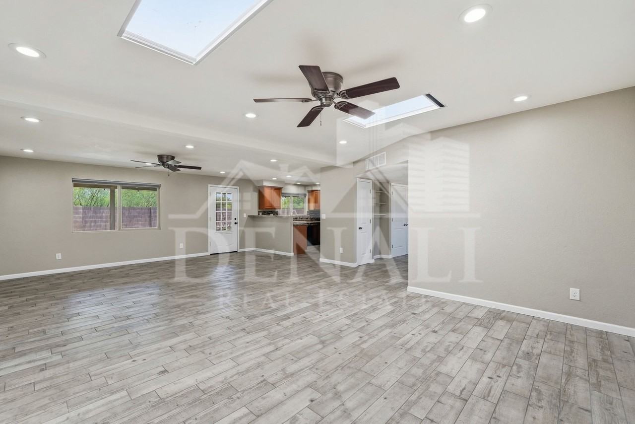 6491 N Lena Way - Photo 6 of 35