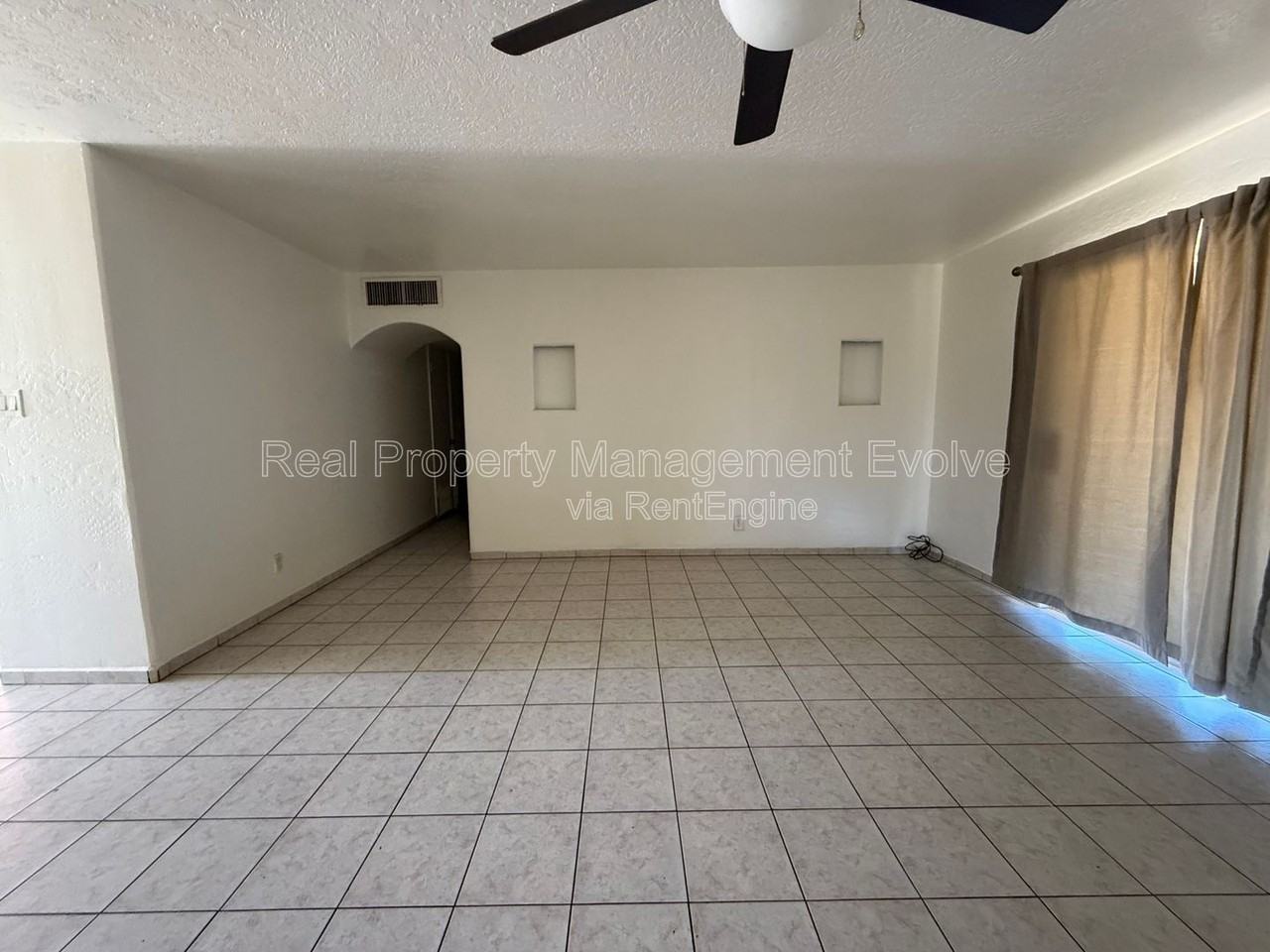 4021 W Berridge Ln - Photo 4 of 21