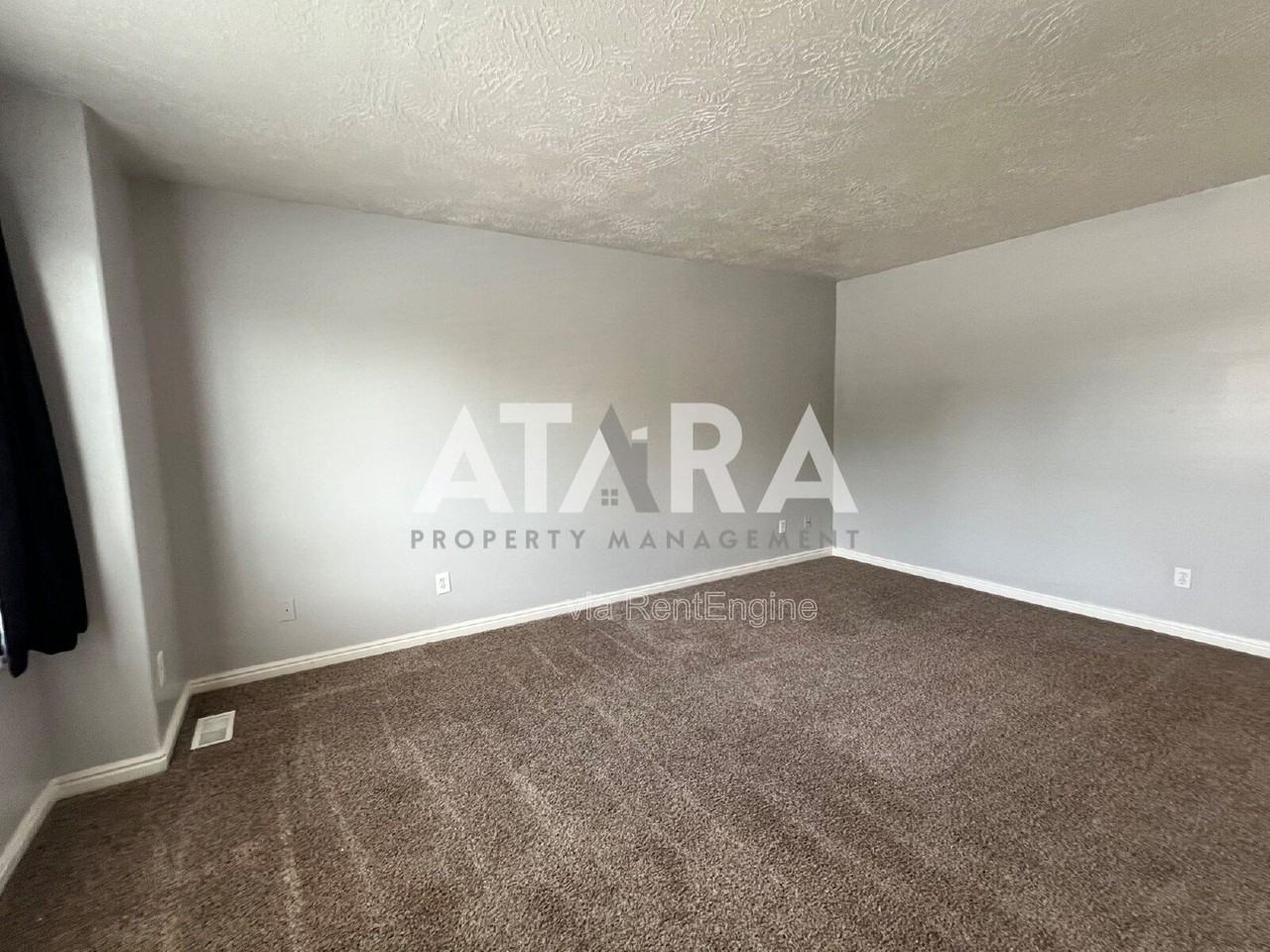 334 Childs Ave - Photo 6 of 32