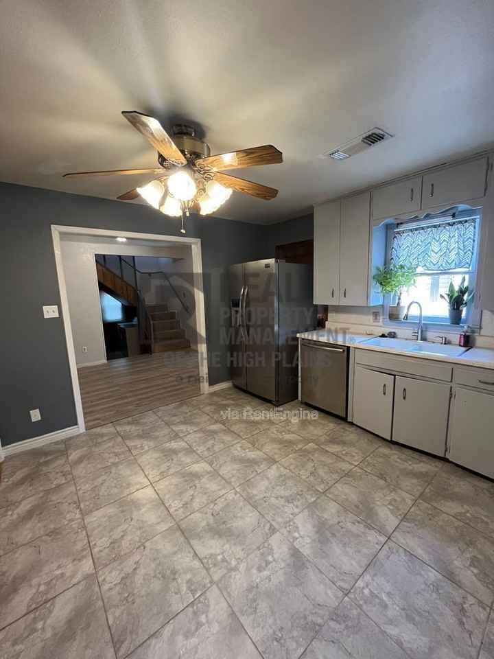 4301 Parker St - Photo 6 of 22