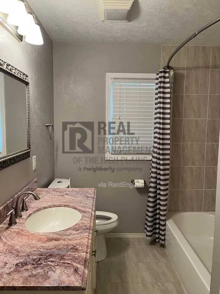 4301 Parker St - Photo 7 of 22