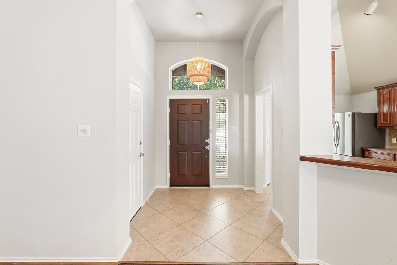 11914 Manasses Springs Ln - Photo 5 of 27
