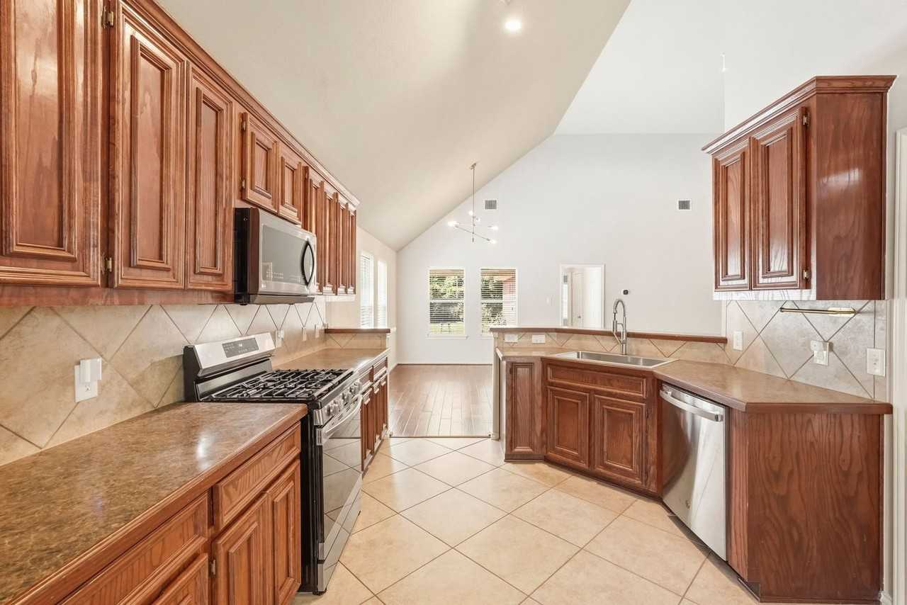 11914 Manasses Springs Ln - Photo 6 of 27