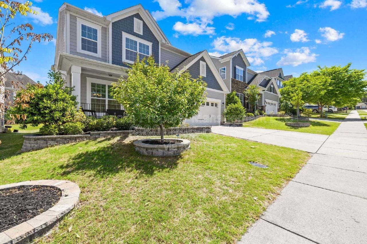 10677 Sky Chase Ave Nw - Photo 5 of 45