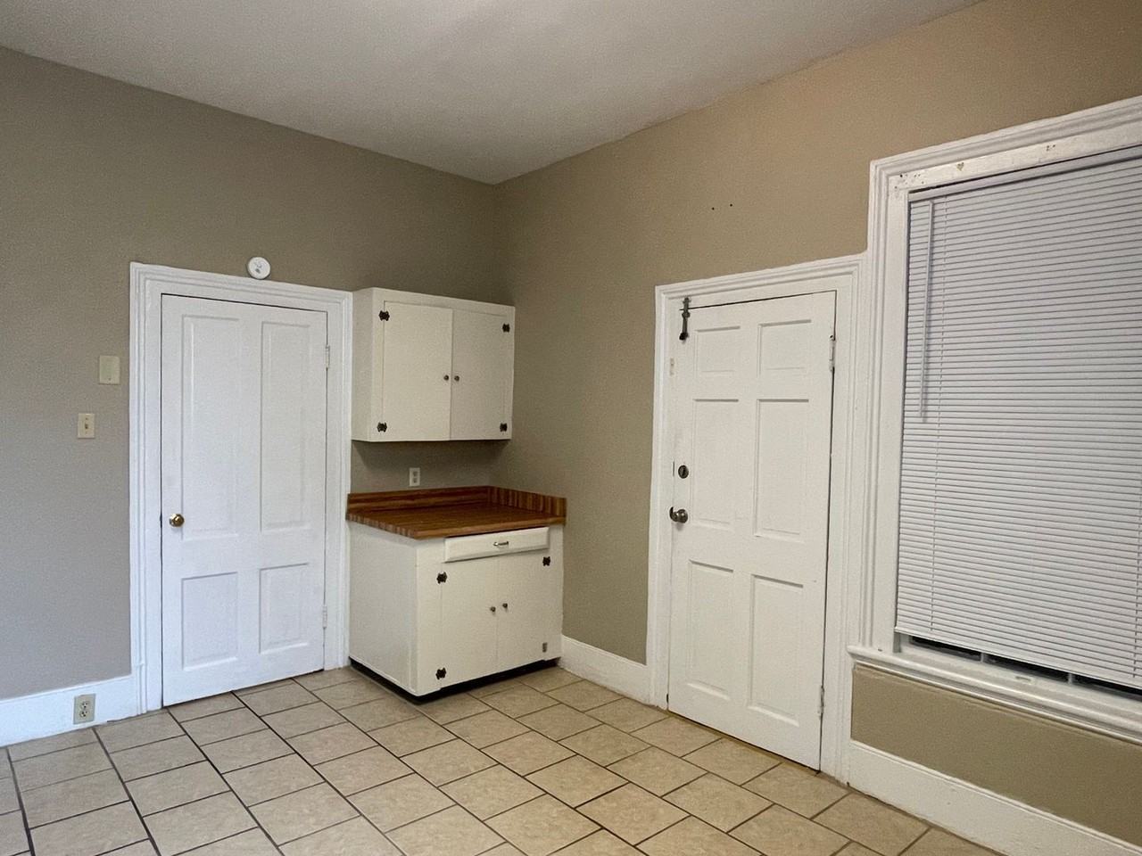 1457 Oglethorpe St #5 - Photo 3 of 12
