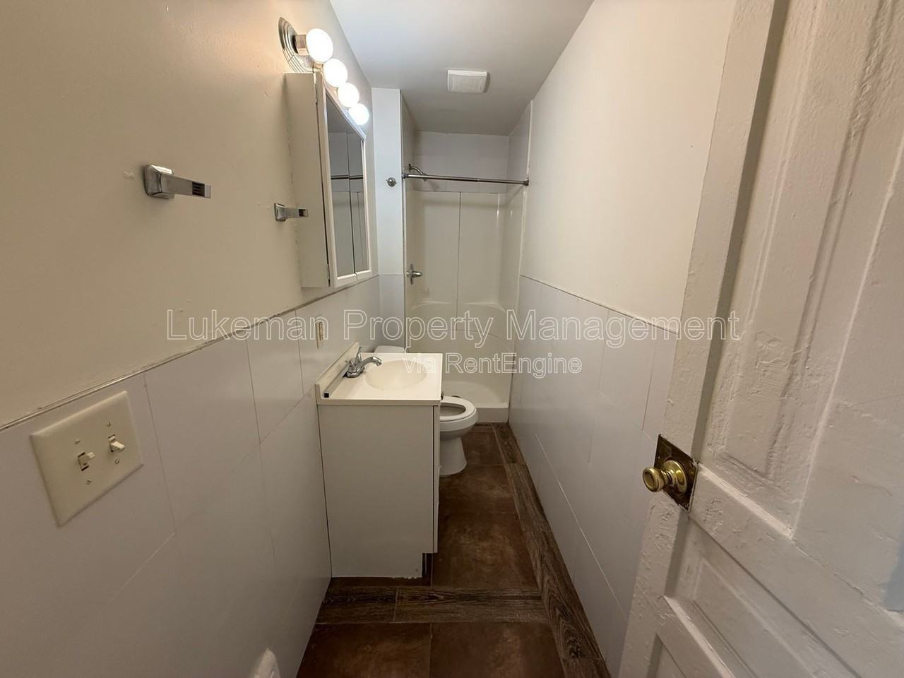 932 S Park St #932-1 - Photo 3 of 8