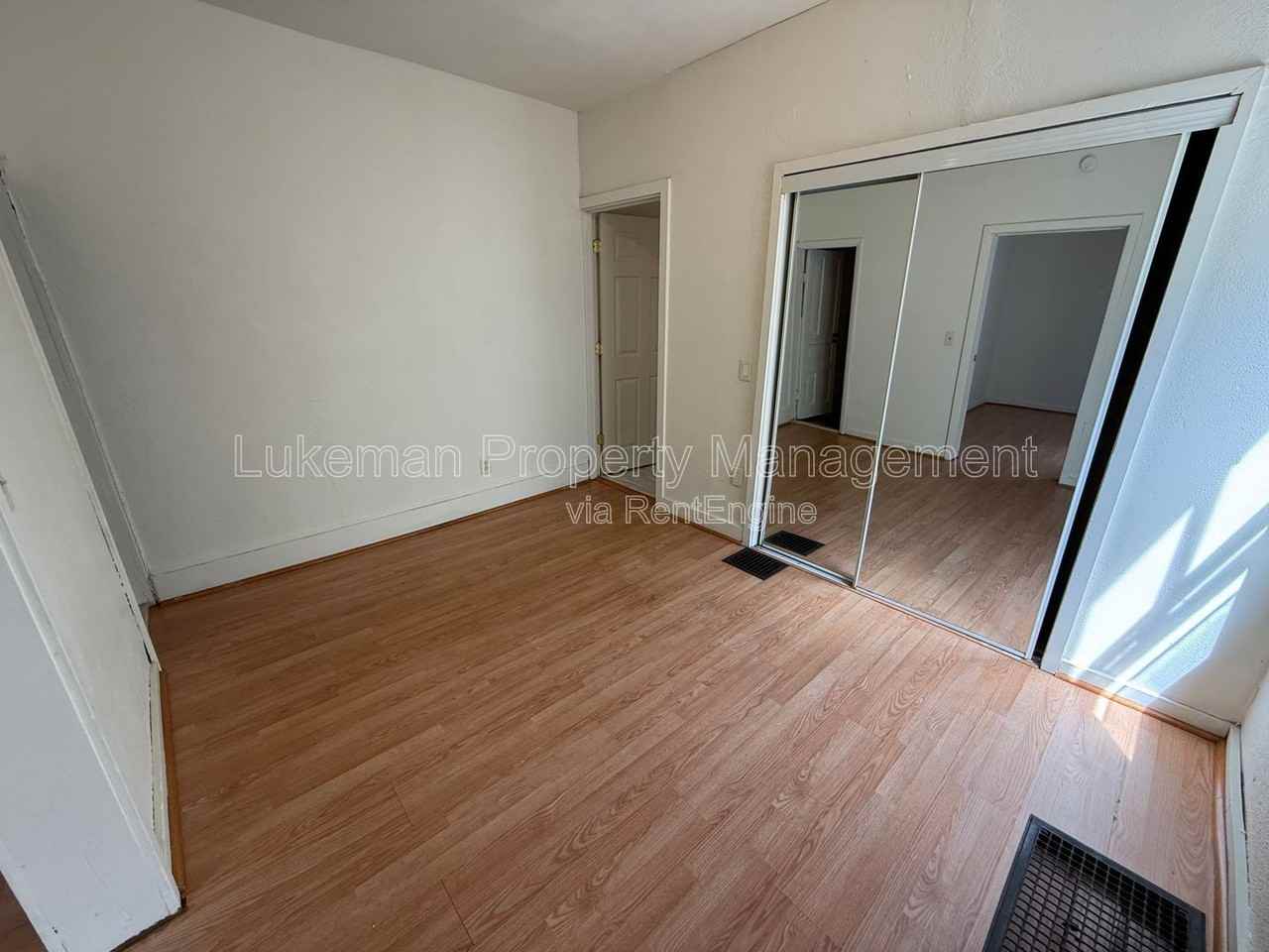 932 S Park St #932-1 - Photo 4 of 8