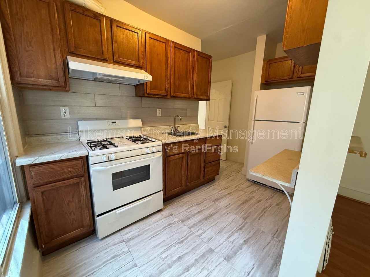 932 S Park St #932-1 - Photo 5 of 8