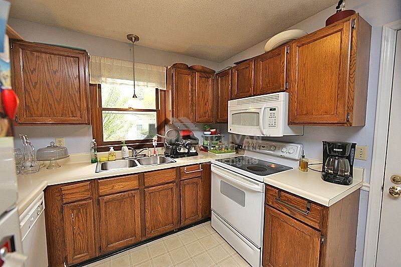3606 Manford Dr - Photo 6 of 14