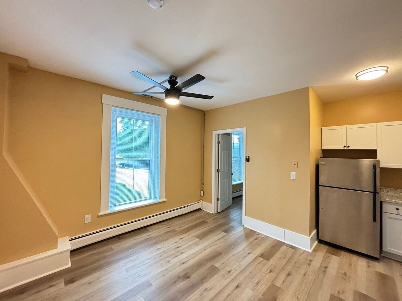 46 Glass St #2 - Photo 5 of 12