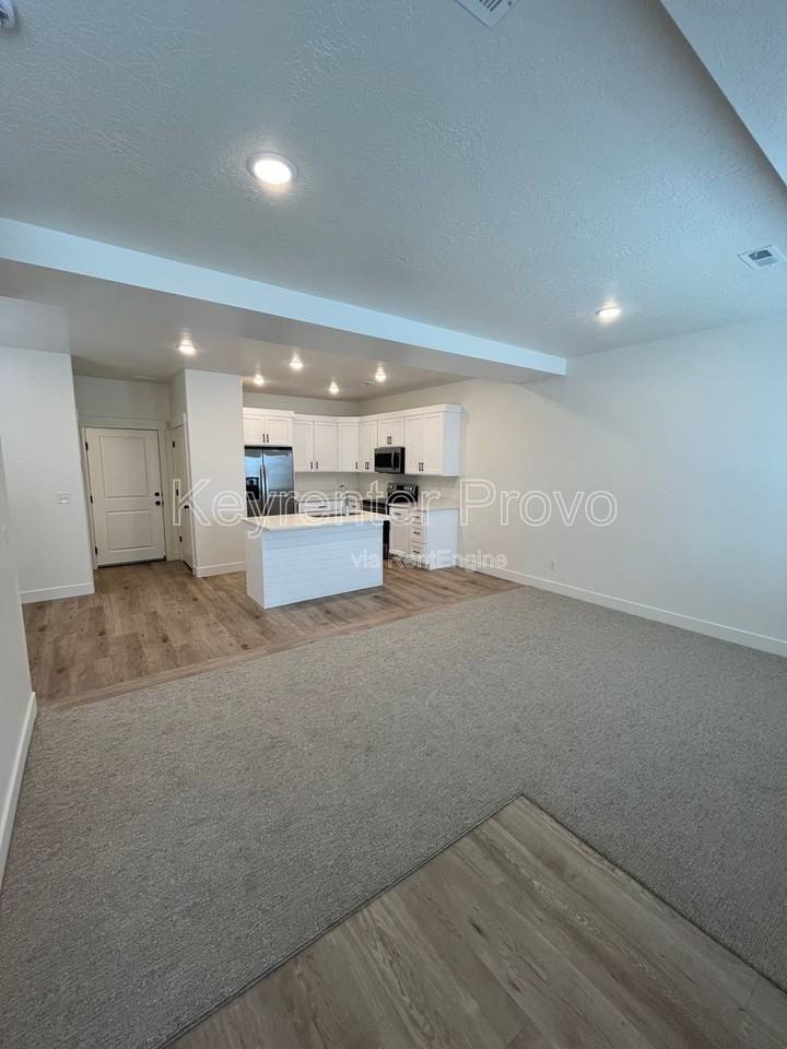 1046 E 1300 S - Photo 2 of 16
