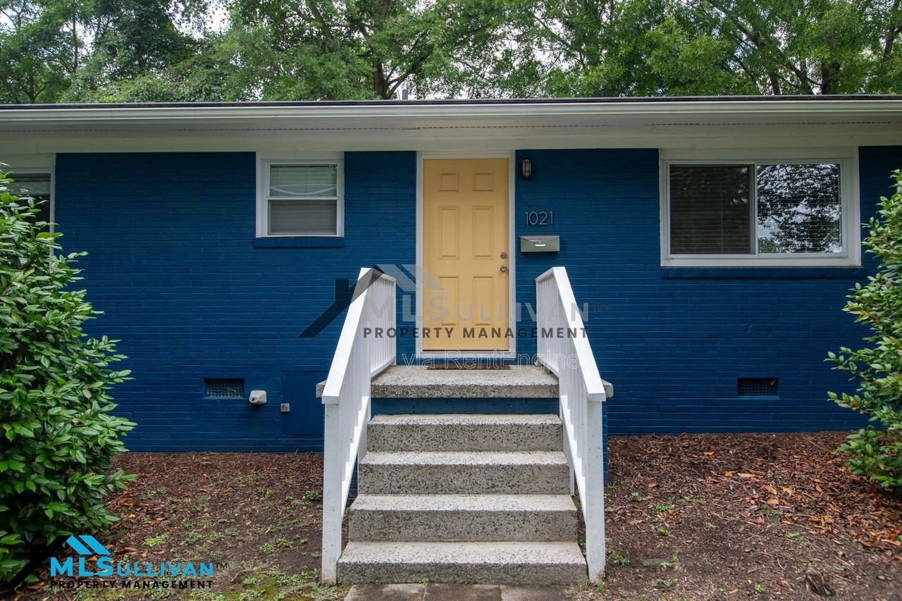 1021 Sedgefield St - Photo 4 of 26