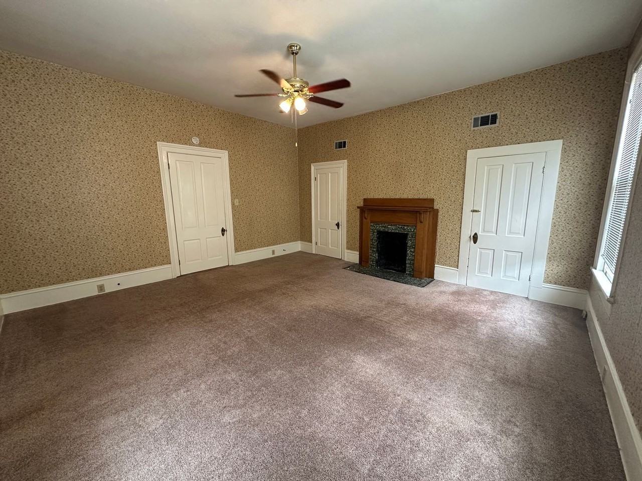 743 Orange St #4 - Photo 5 of 10