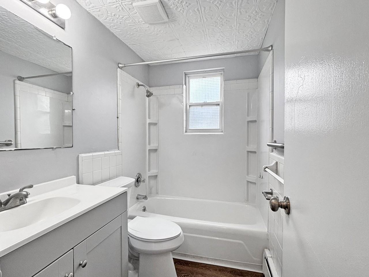 531 W 20th St #27 - Photo 2 of 5