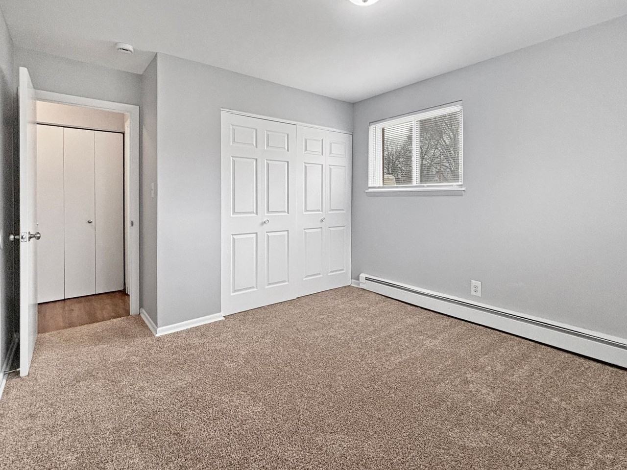 531 W 20th St #27 - Photo 3 of 5