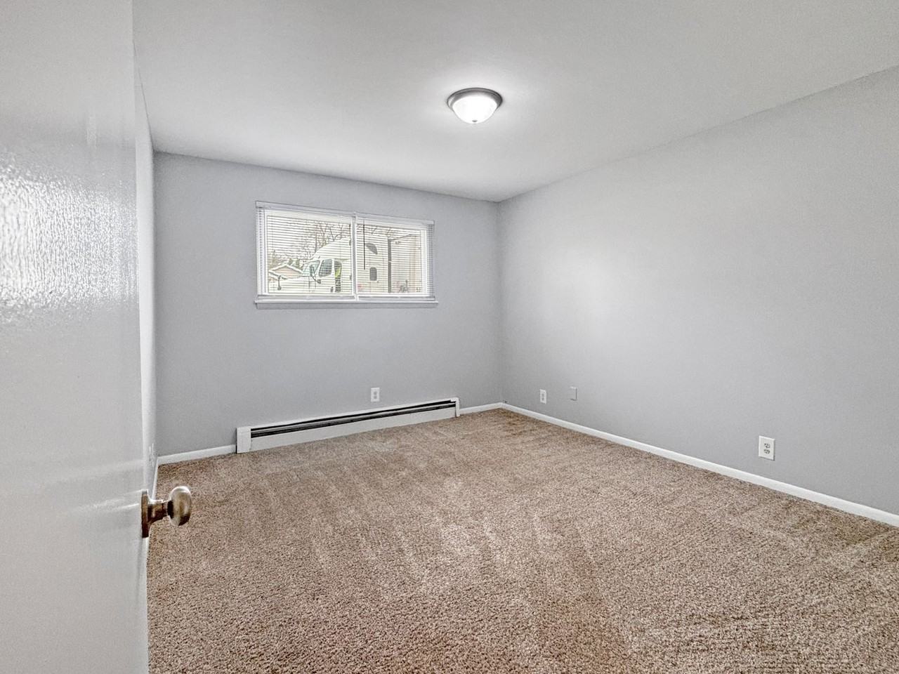 531 W 20th St #27 - Photo 5 of 5