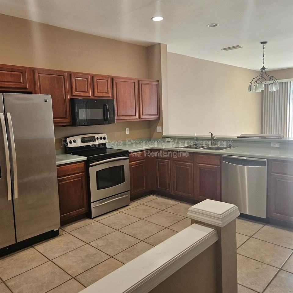8271 Village Edge Cir #3 - Photo 4 of 8