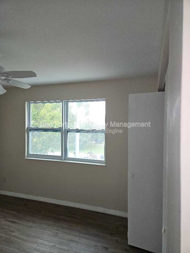 17306 Whitewater Ct - Photo 4 of 10