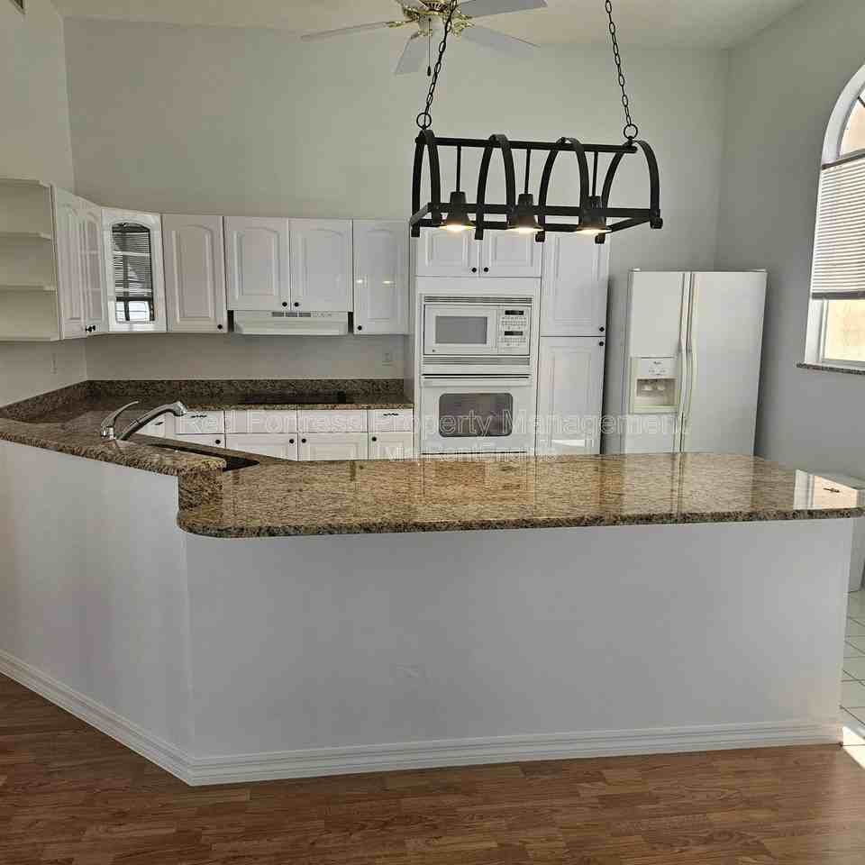 2731 Citrus Lake Dr #202 - Photo 6 of 11