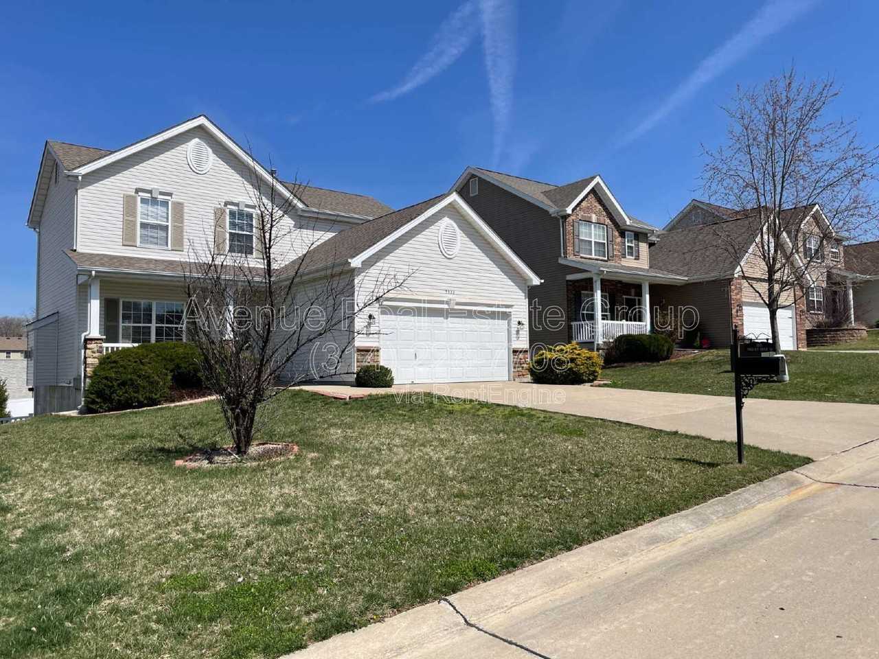 5533 Emerald Ridge Dr - Photo 2 of 45