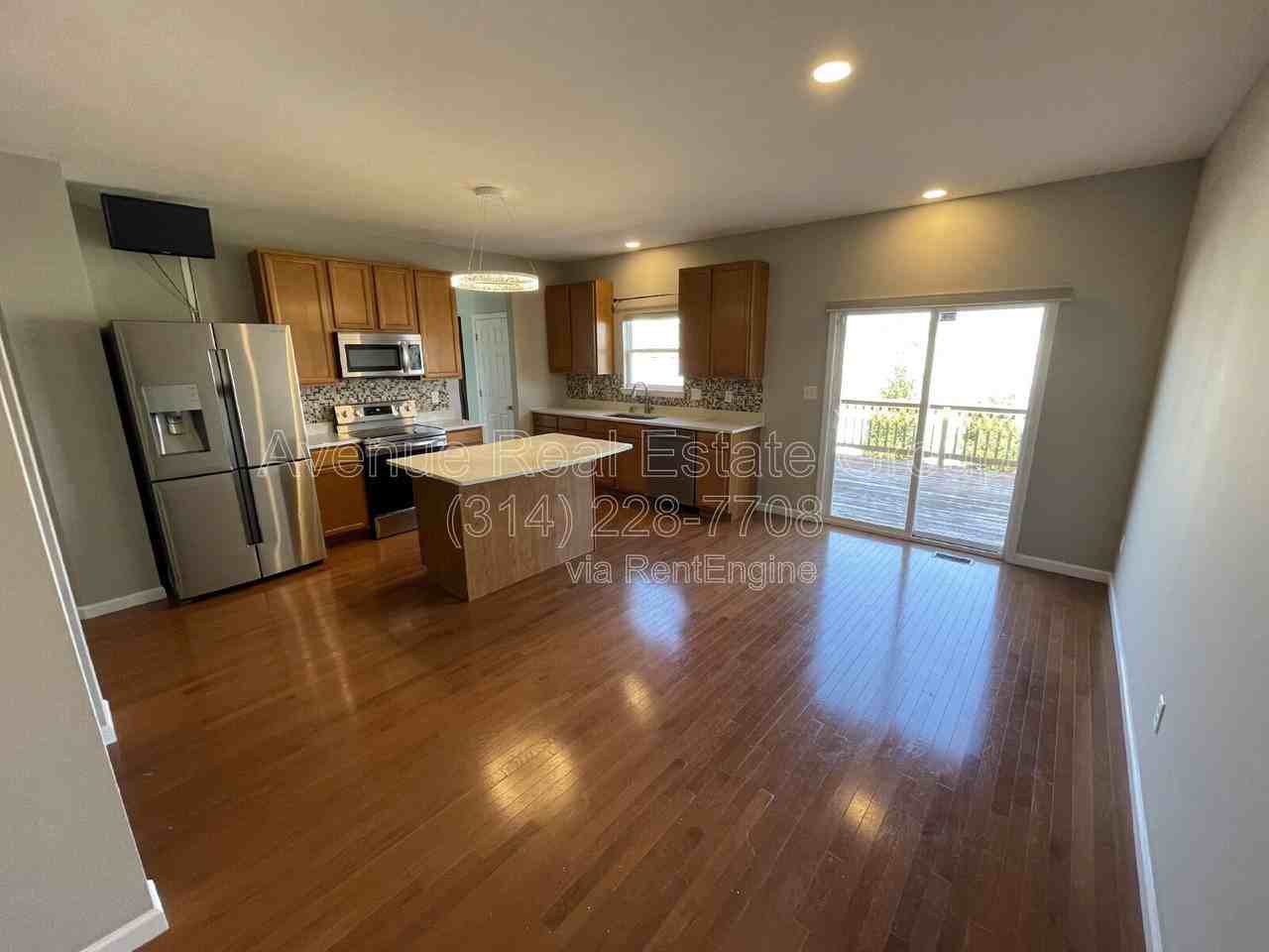5533 Emerald Ridge Dr - Photo 7 of 45