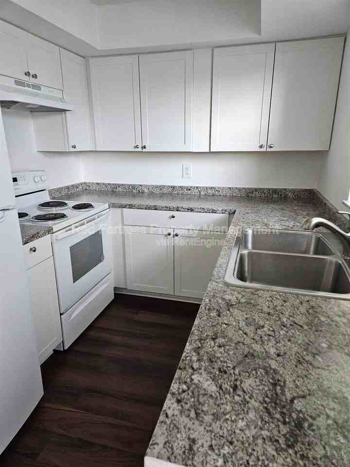 4331 Glenwood Ave #7 - Photo 4 of 5