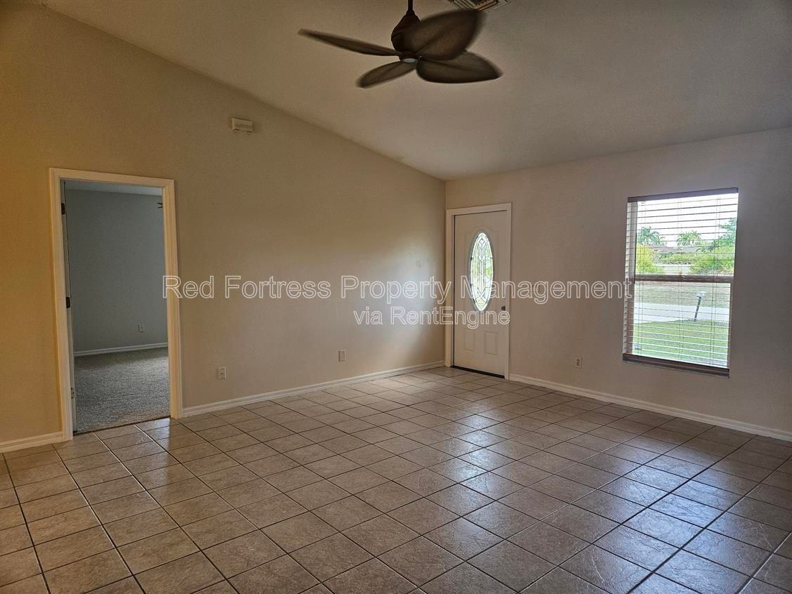 1814 Sw 42nd St - Photo 3 of 9