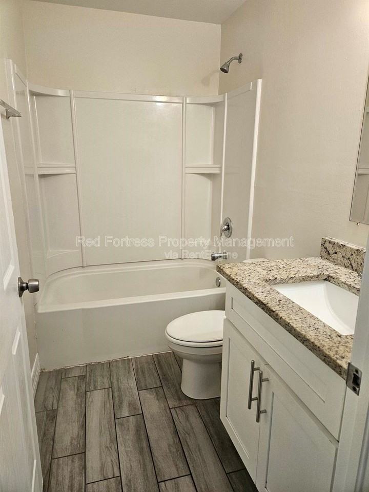 167 Meadow Rd - Photo 7 of 11