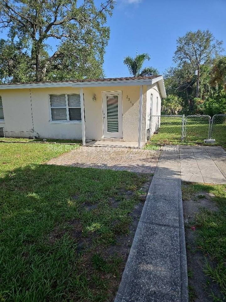 2349 South St - Photo 2 of 9