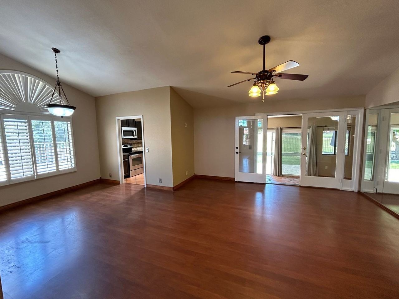 7511 W Kimberly Way - Photo 4 of 24