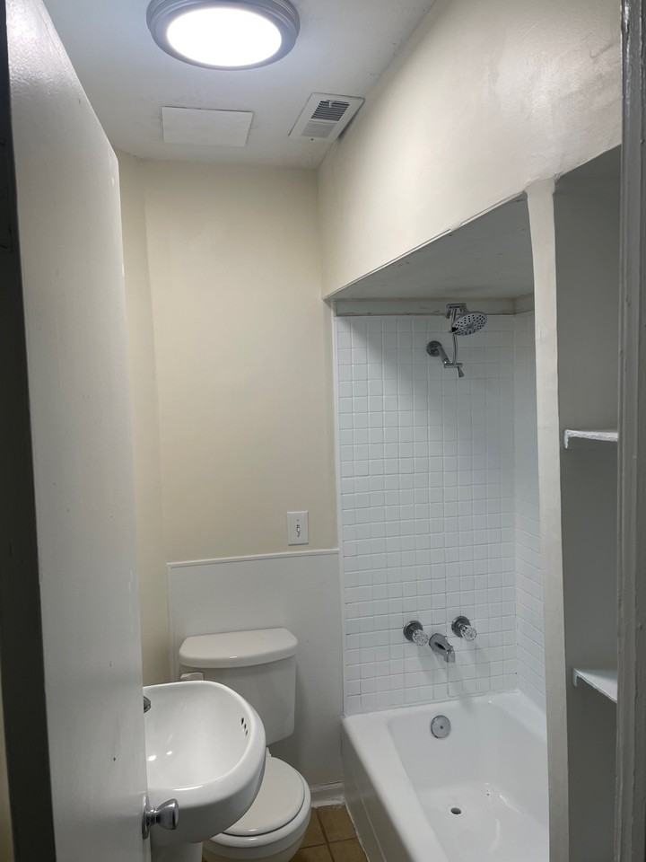 775 Southeast #1 - Photo 3 of 19