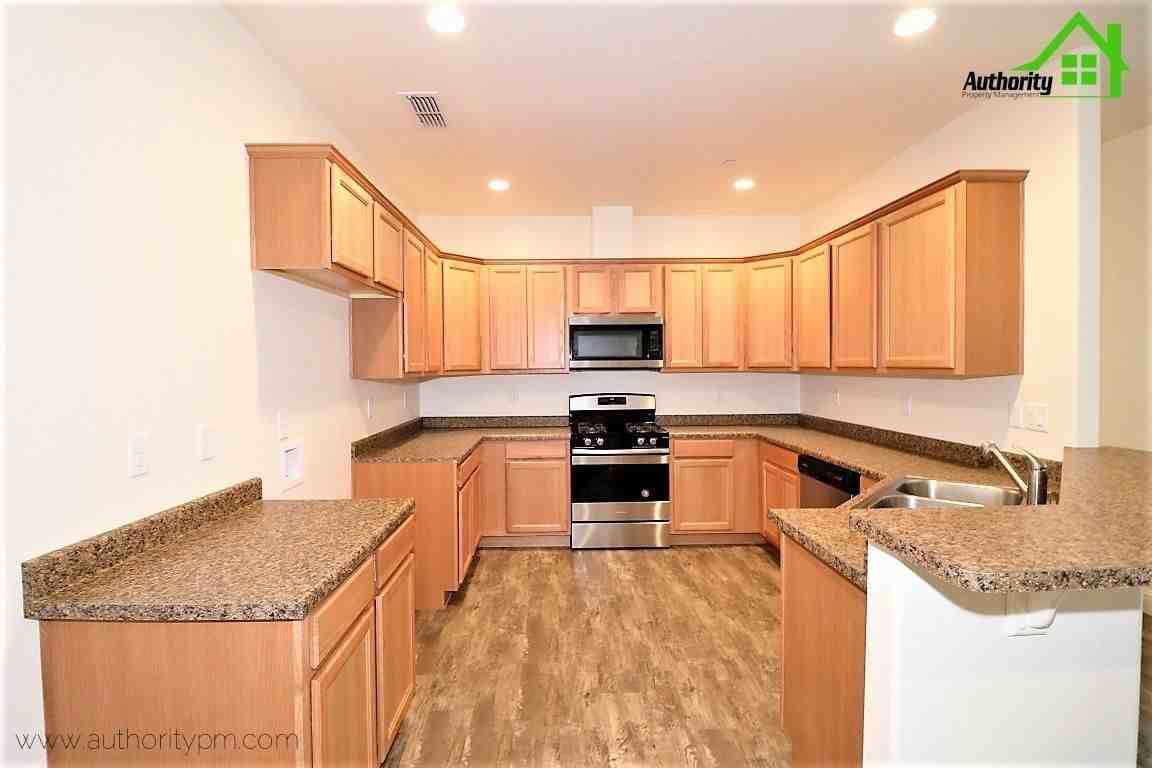 2530 Rainbow Ln #B - Photo 7 of 17