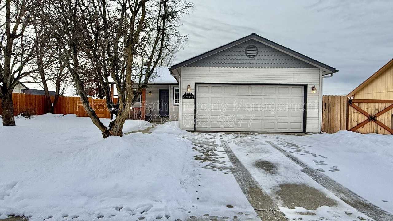 1382 W Tanager Ave - Photo 2 of 31