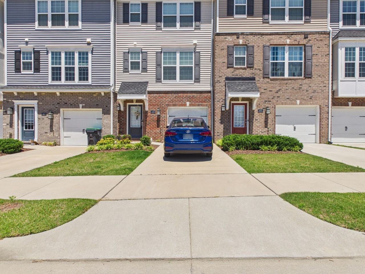 1405 Kerr Dr - Photo 3 of 45