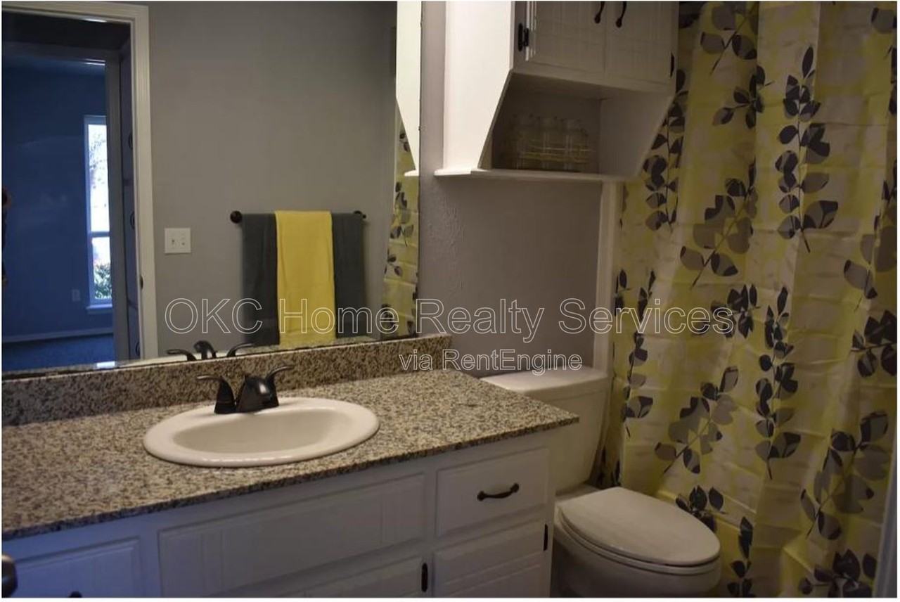 504 Marathon Dr - Photo 3 of 4