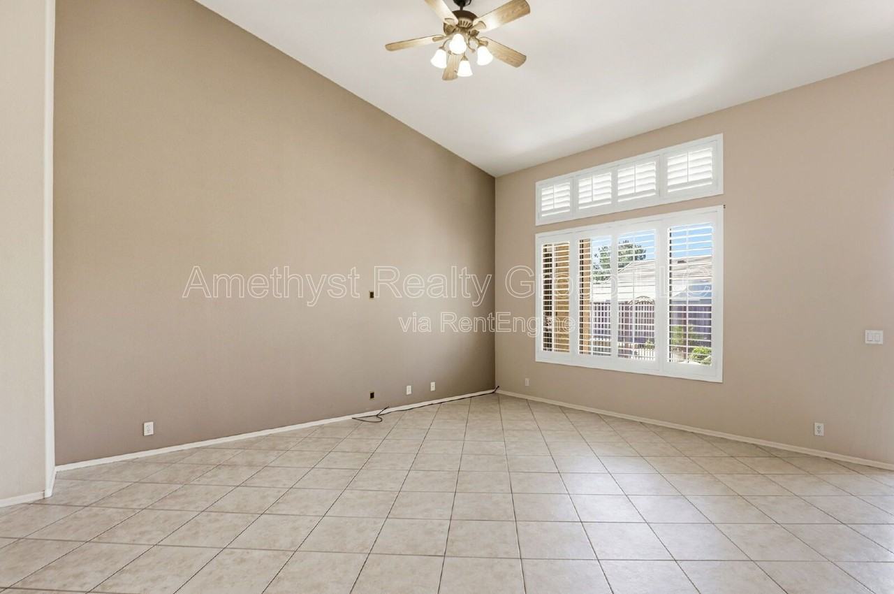 7017 W Greenbriar Dr - Photo 6 of 50